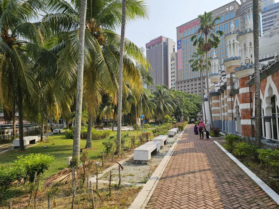 O jardim da Mesquita Jamek