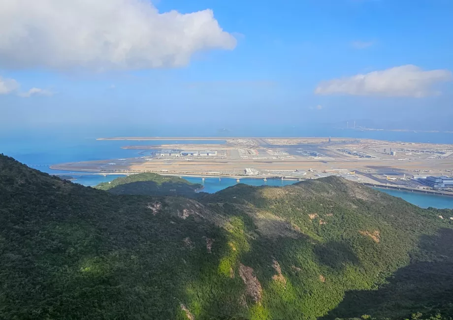 Vista do aeroporto de HKG a partir do teleférico