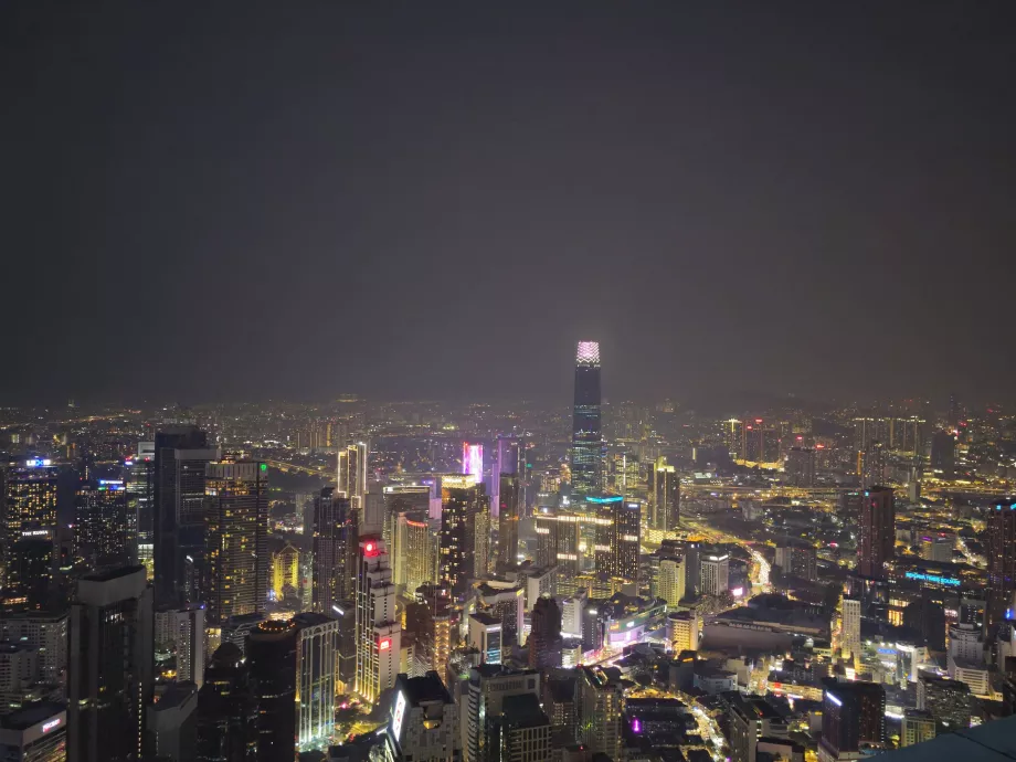 Kuala Lumpur à noite a partir da Torre Menara