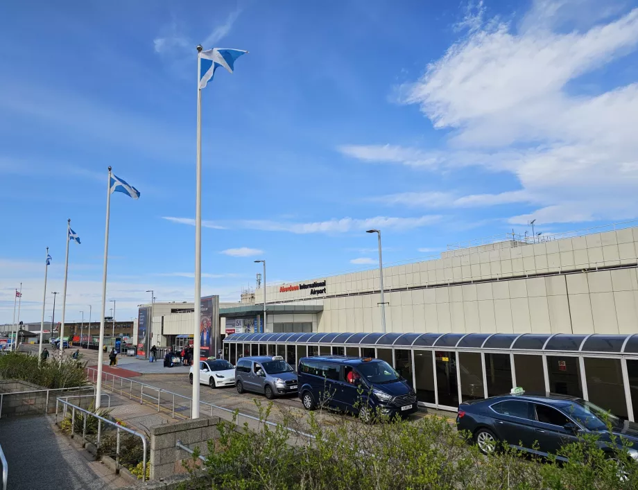 chegada pelo aeroporto de Aberdeen