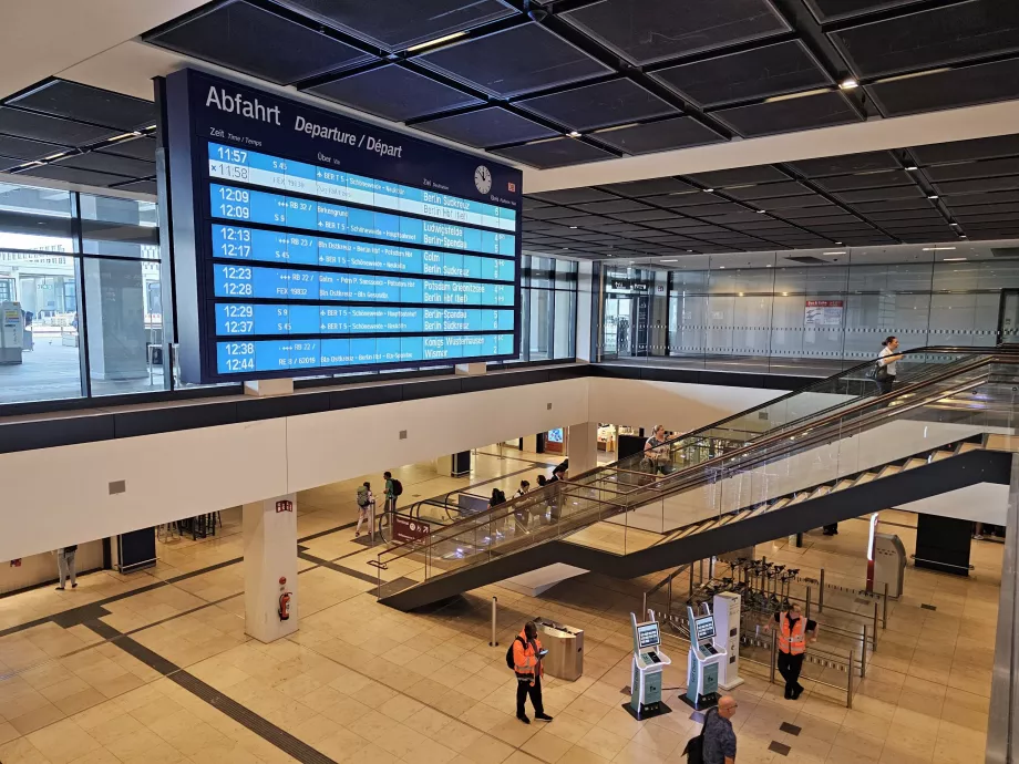 Entrada da estação ferroviária, aeroporto BER
