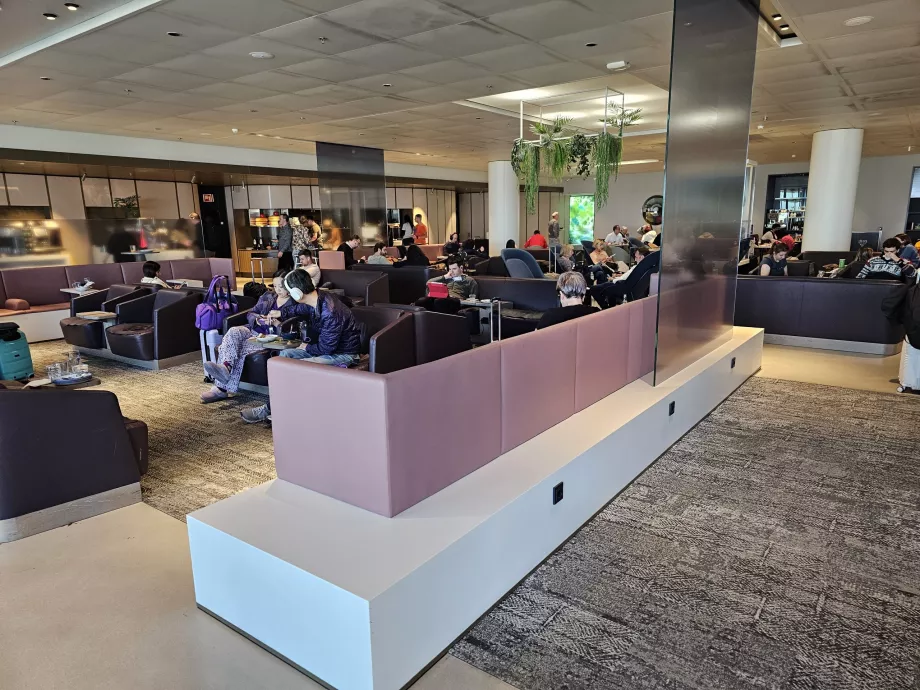 Ambiente geral do Aspire Lounge