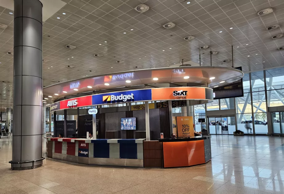 Balcões de aluguer de automóveis