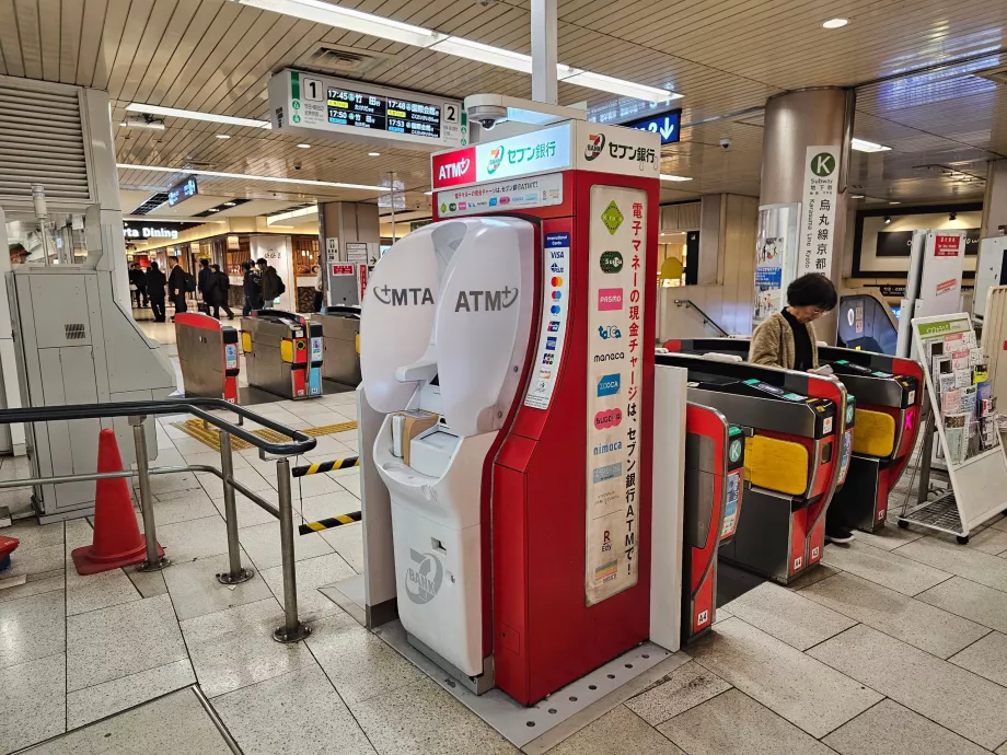 Multibanco na estação de metro