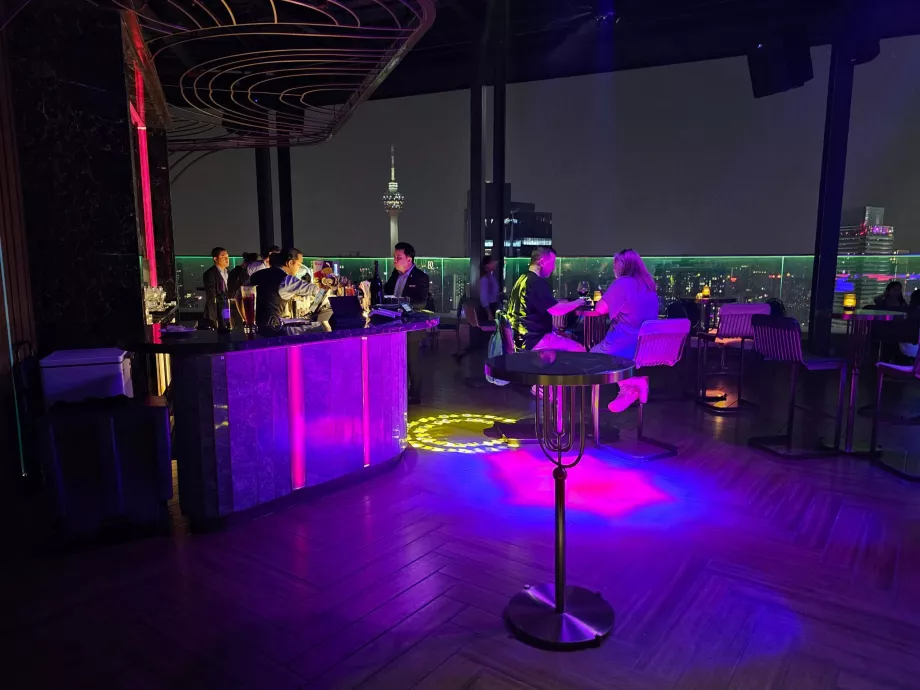 Ambiente de bar de hotel