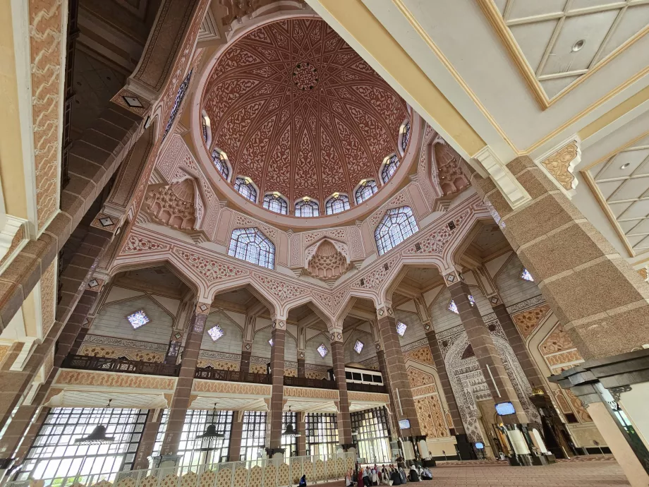 Interior da Mesquita de Putra