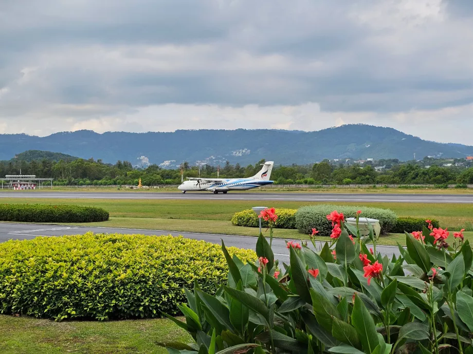 Avião da Bangkok Airways no aeroporto de Koh Samui