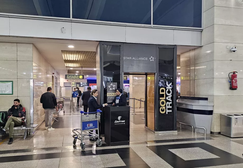 Via rápida para o controlo de passaportes, Terminal 3