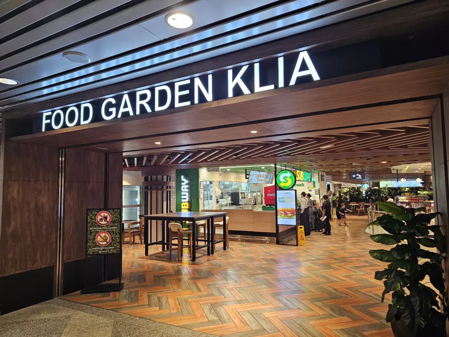 Praça de alimentação, Terminal 1, área pública