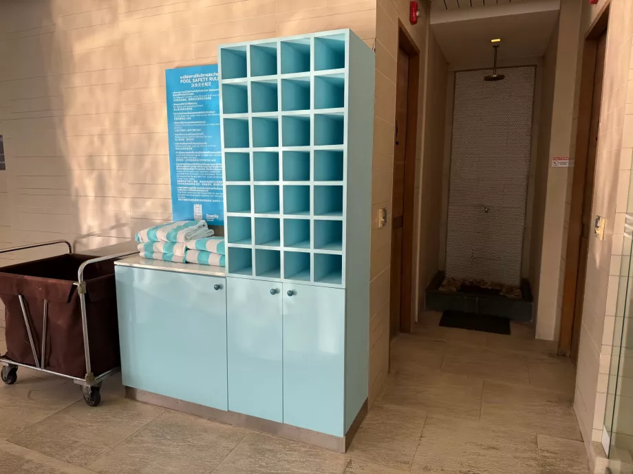 Toalhas junto à piscina