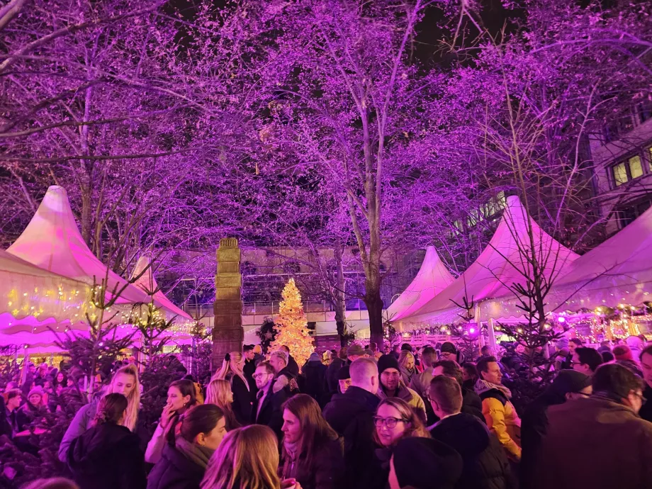 Mercado de Natal de Weiße-Lilie-Brunnen