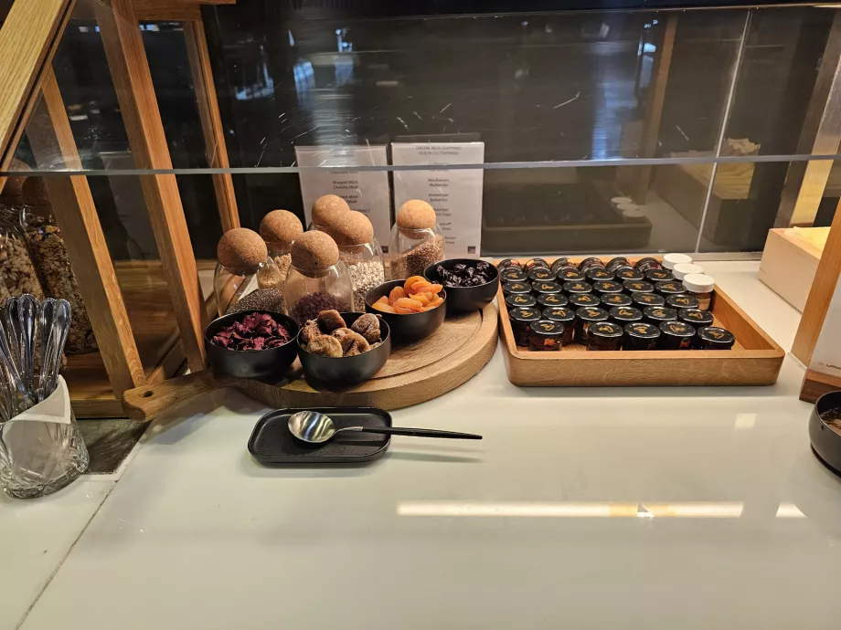 Buffet - compotas e frutos secos