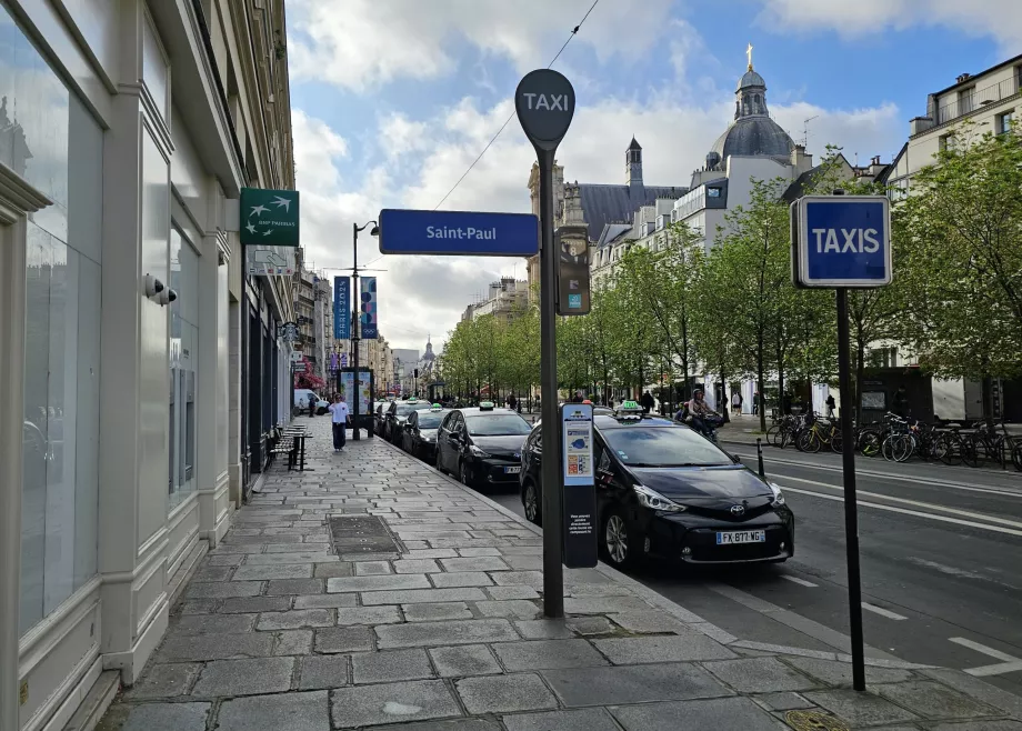 Táxi em Paris