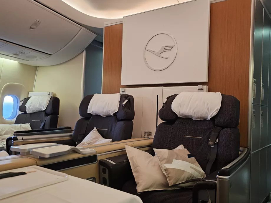 Dois lugares a meio da 3ª fila