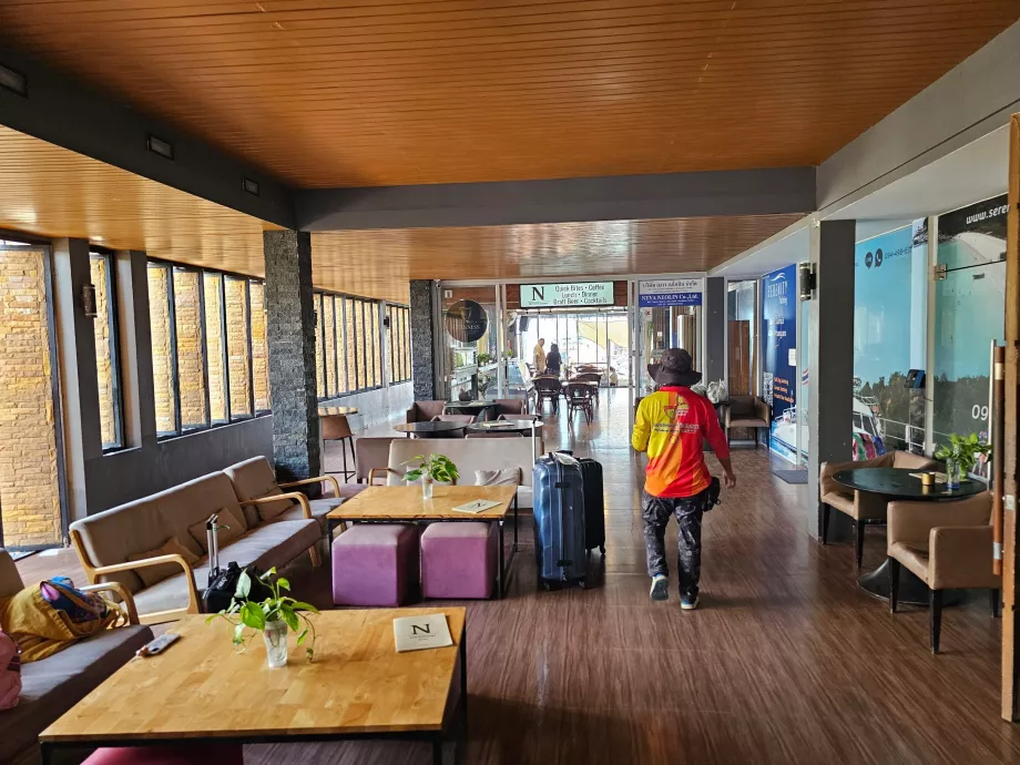 Sala de espera da Marina de Petcherat