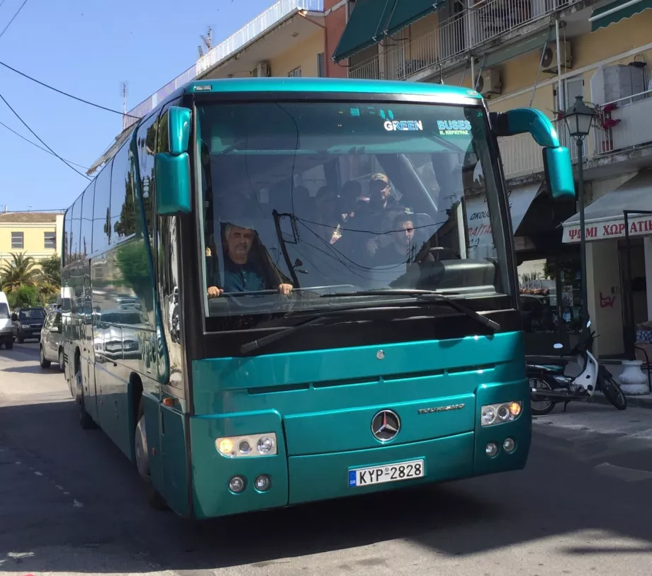 Autocarro verde de Corfu