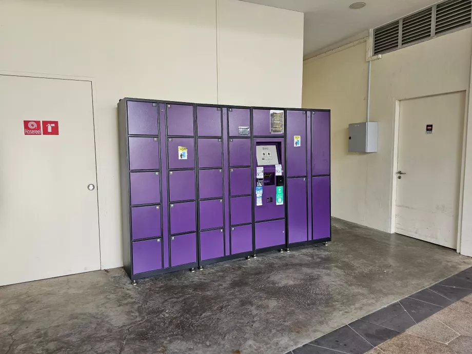 Armazenamento de bagagens na entrada principal