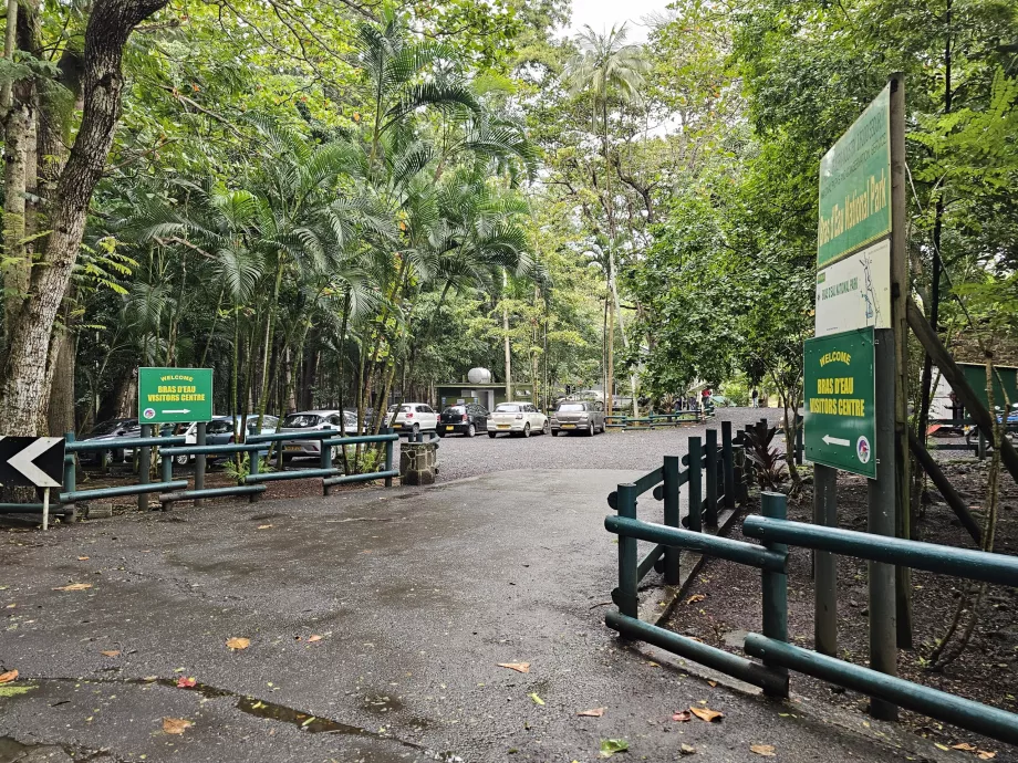 Parque Nacional Bras d'Eau, estacionamento