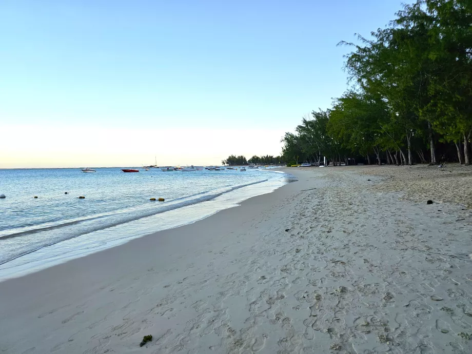 Praia pública de Mon Choisy