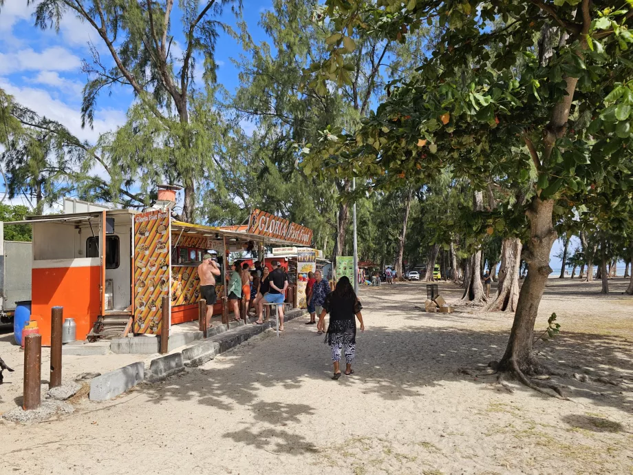 Bancas na praia de Flic en Flac