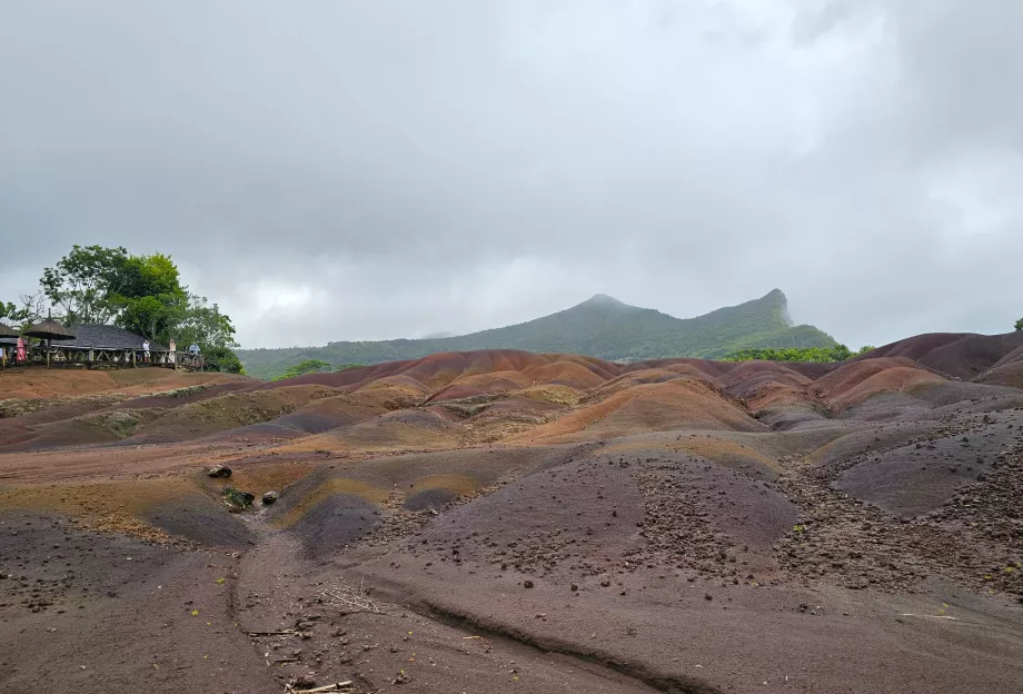Terra Colorida do Norte, Chamarel