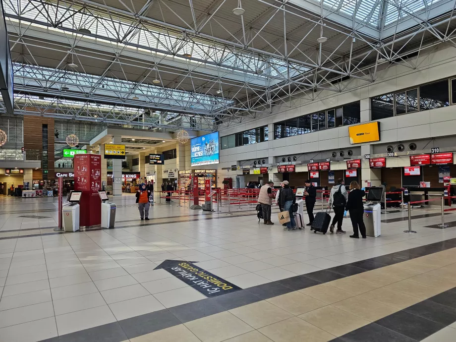 Terminal 1, balcões de check-in nacionais