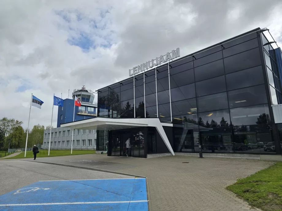 chegada pelo aeroporto Tartu