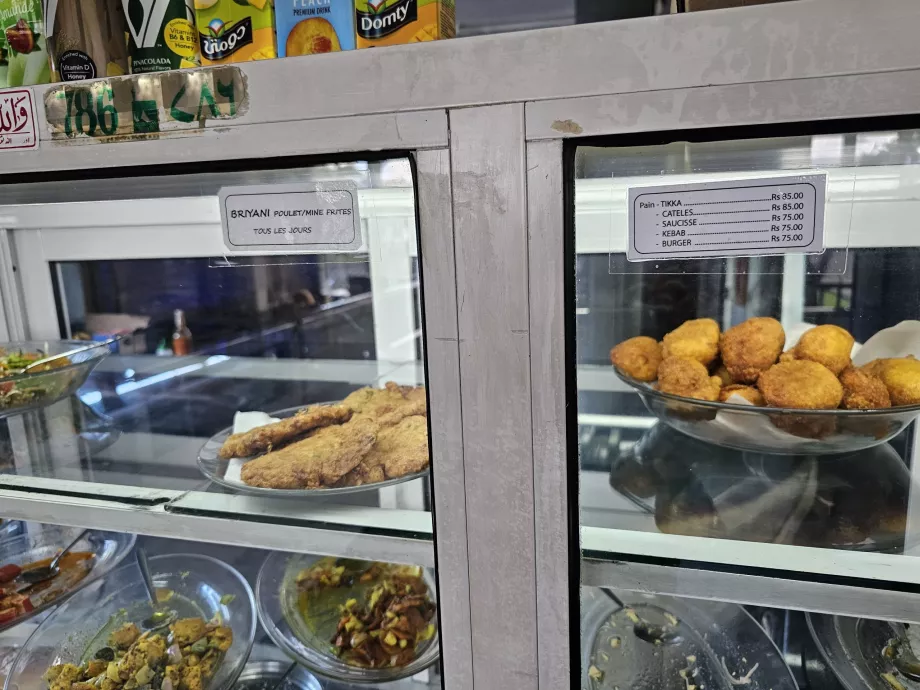 Refrescos no parque de estacionamento da paragem de autocarro