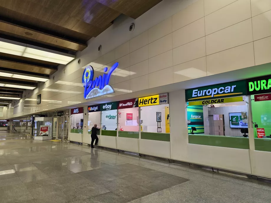 Balcões de aluguer de automóveis