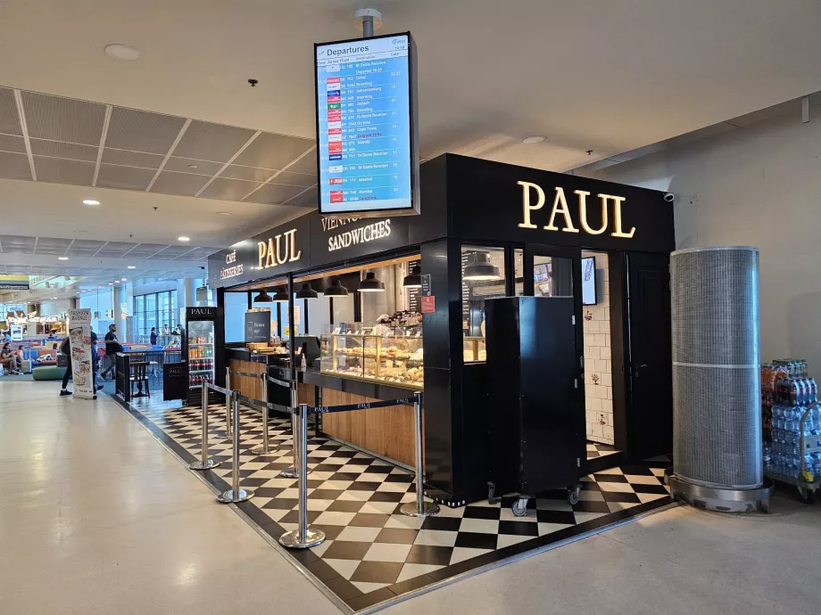 Paul Bakery na zona de trânsito