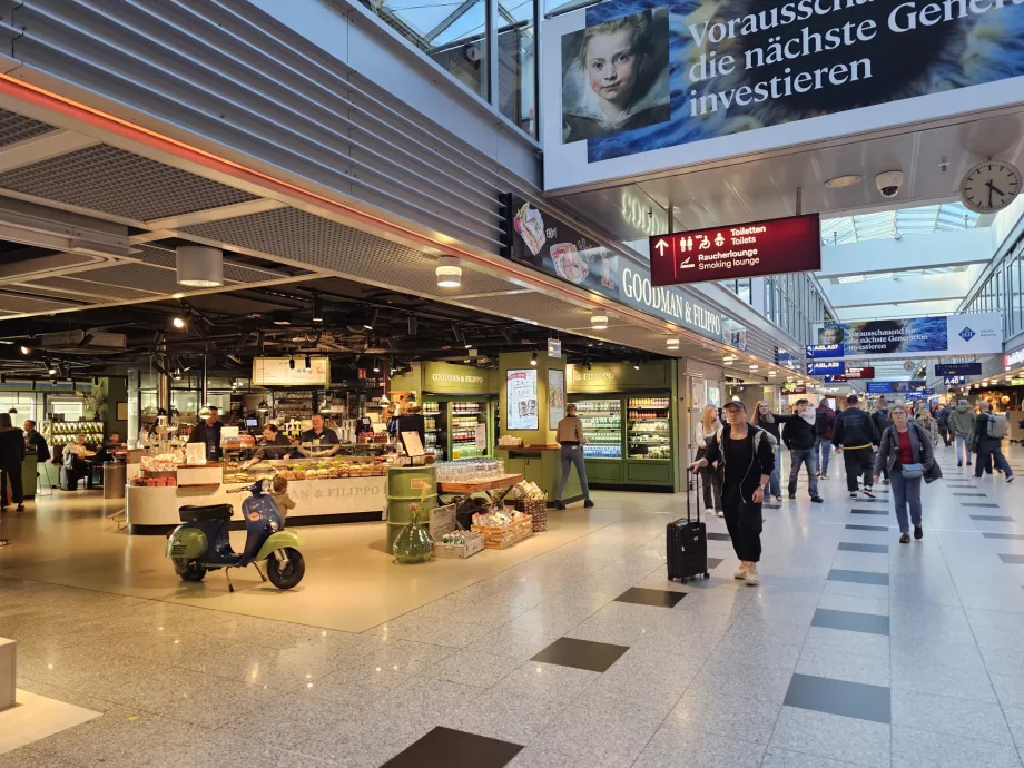 Restaurante na zona de trânsito