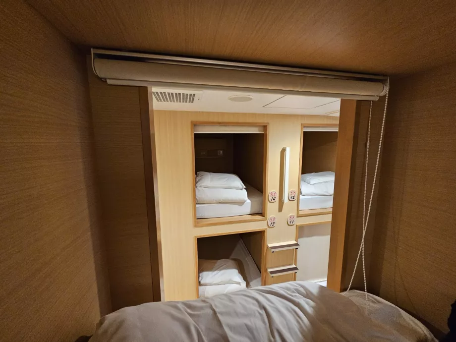 Cápsula com rolo aberto