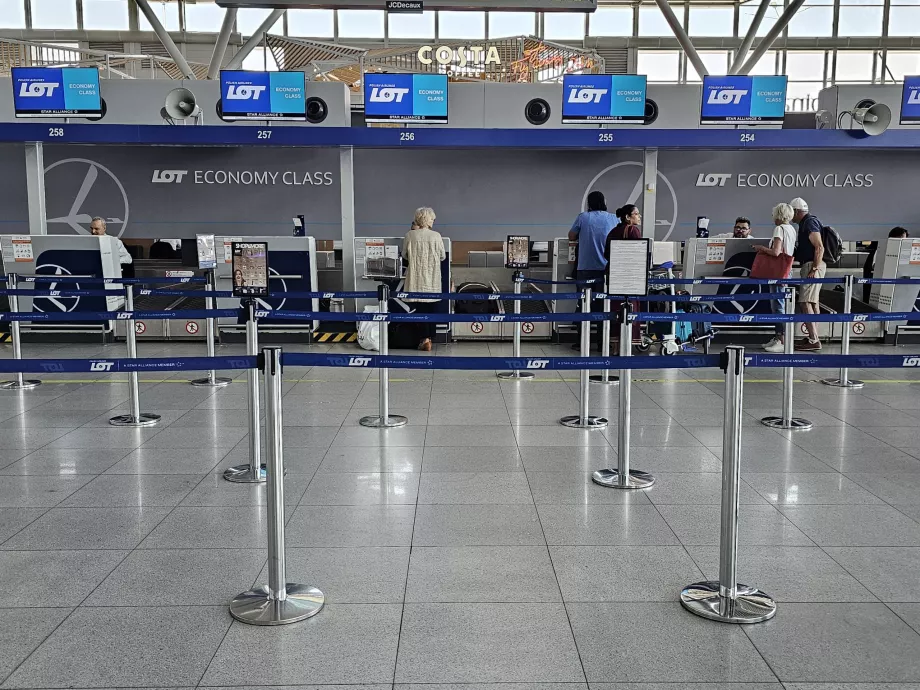 Check-in no aeroporto, LOT