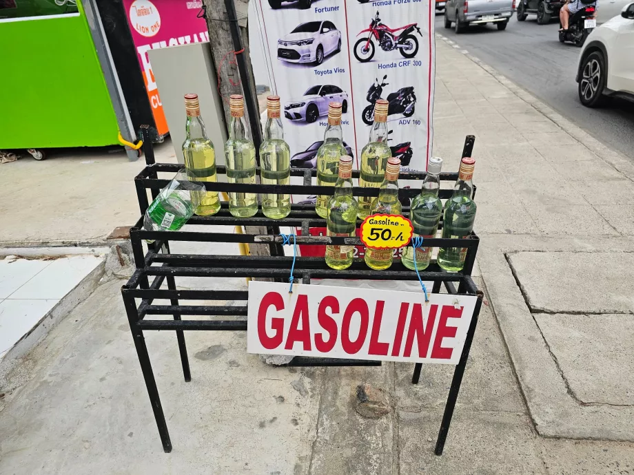 Venda ambulante de gasolina