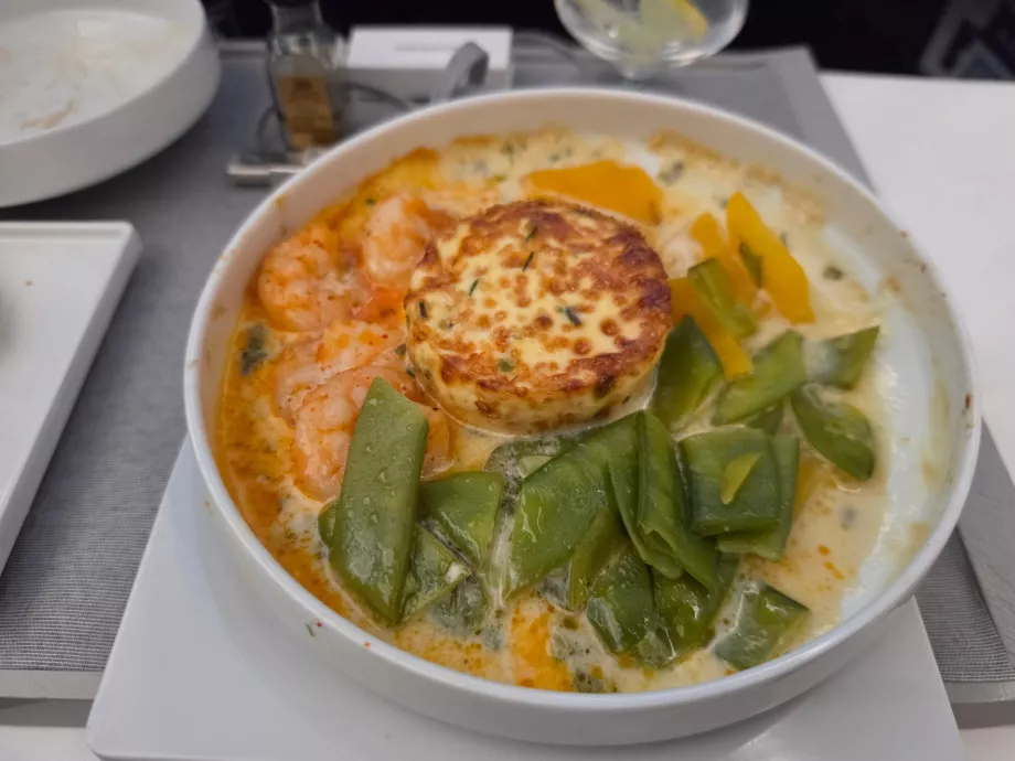 Almoço: prato principal, camarões e salmão