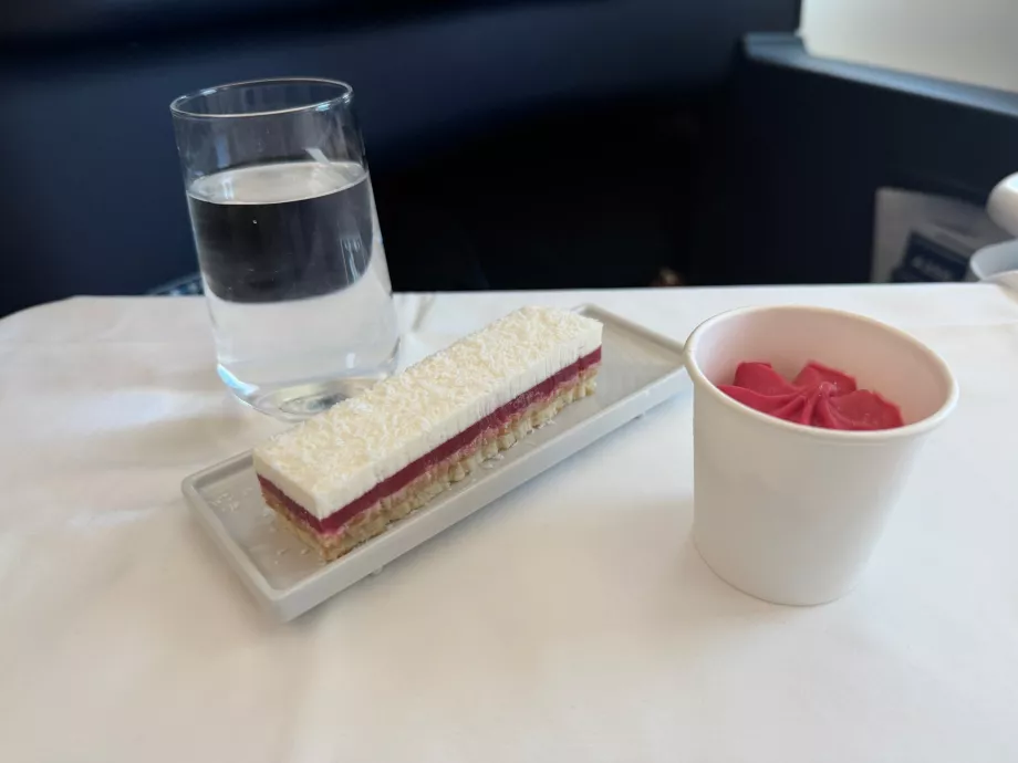 Almoço, opção 2: sobremesa de framboesa e coco