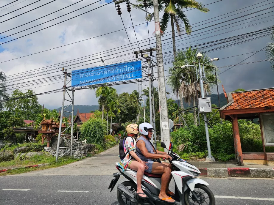 Cascata de Na Muang 1, entrada