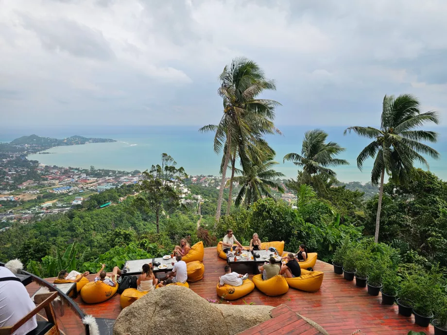 Restaurante em Overlap Stone 2