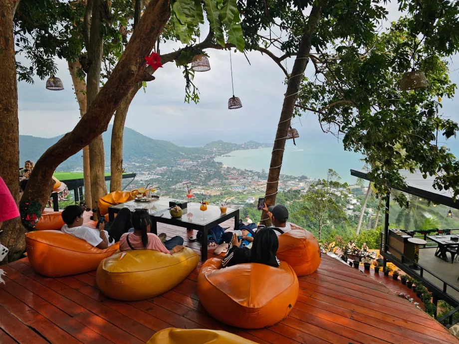 Restaurante em Overlap Stone 2