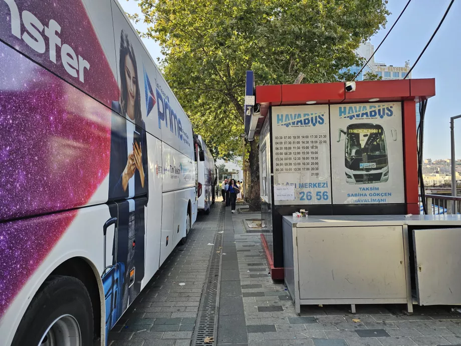 Paragem de autocarro na Praça Taksim