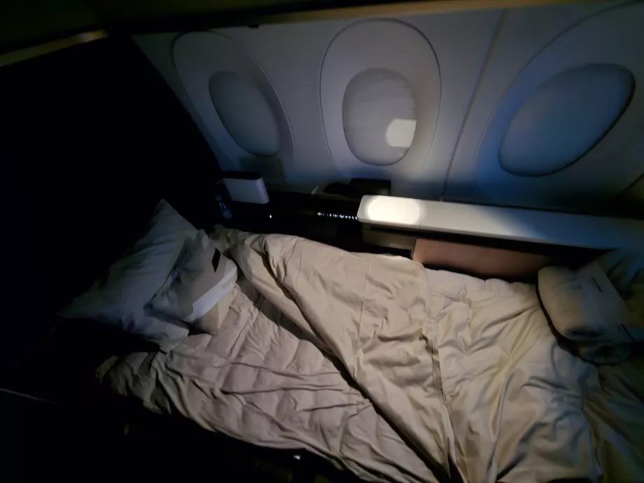 Sofá desdobrado em cama