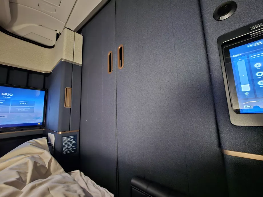 A porta fechada da minha suite