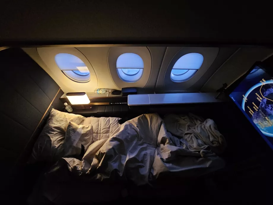 Sofá desdobrável sobre a cama