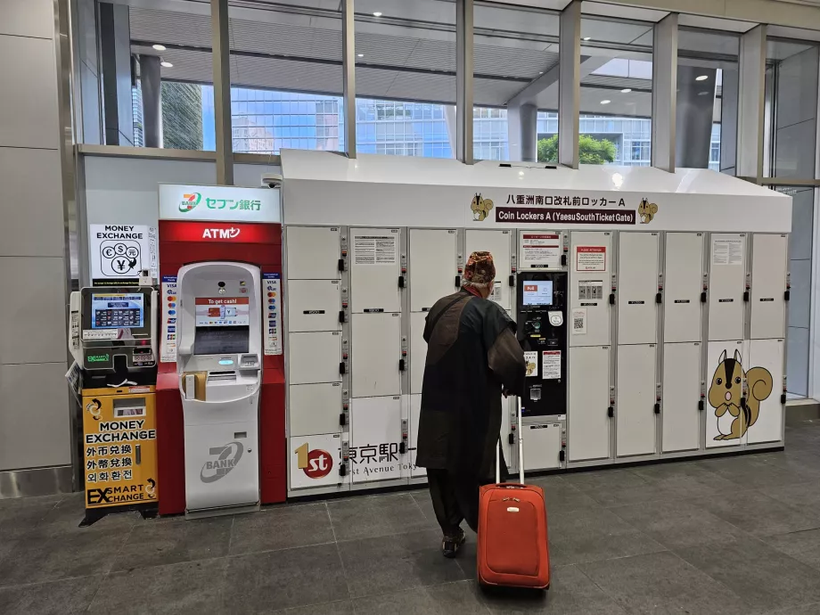 Cacifos para guardar a bagagem