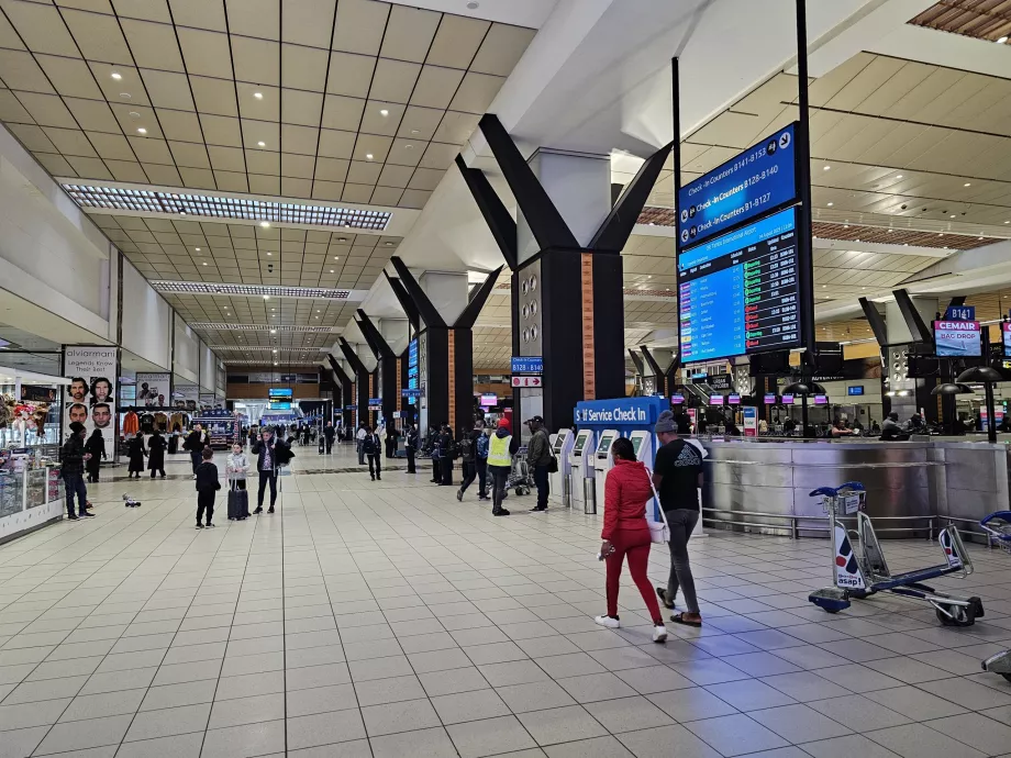 Terminal B, check-in