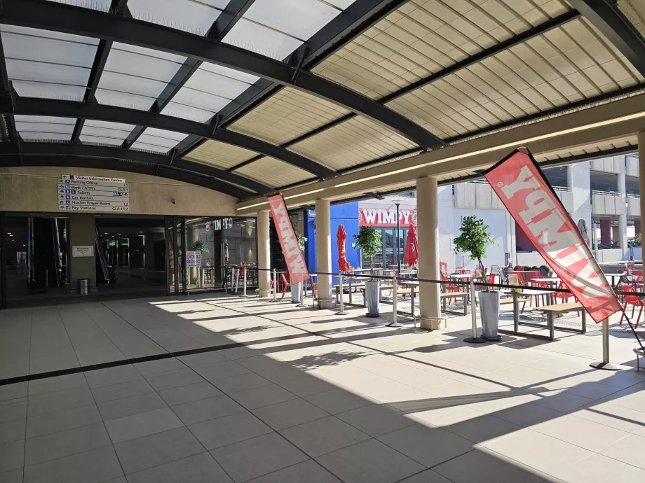 Wimpy no edifício em frente ao terminal
