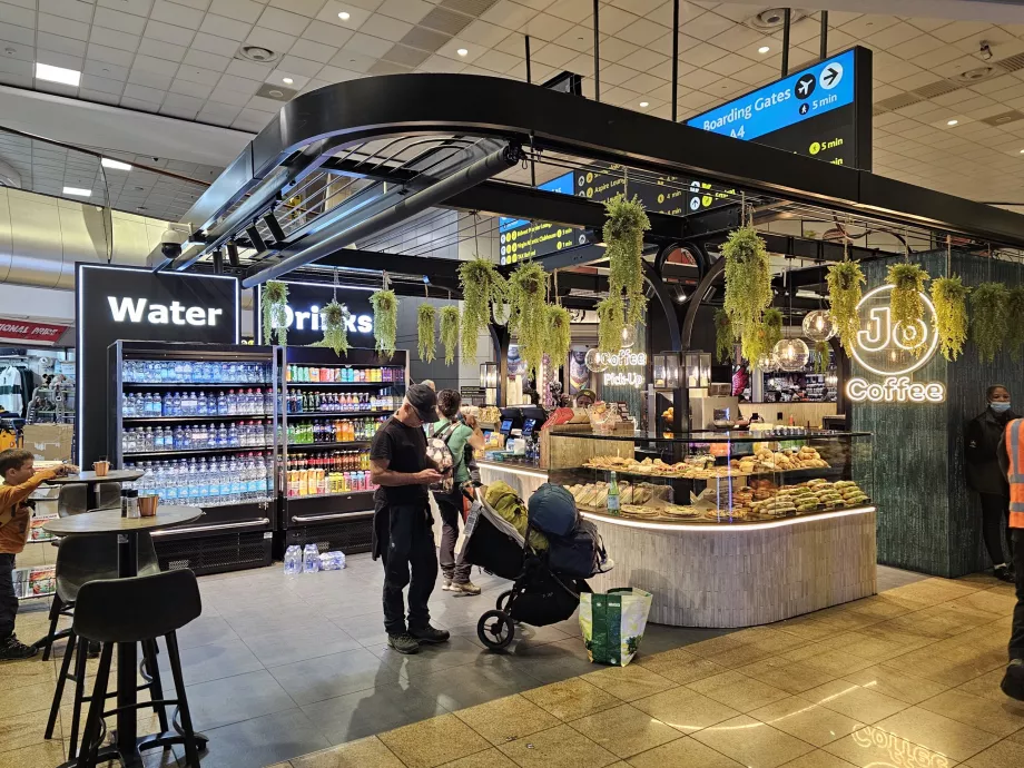 Café na zona de trânsito