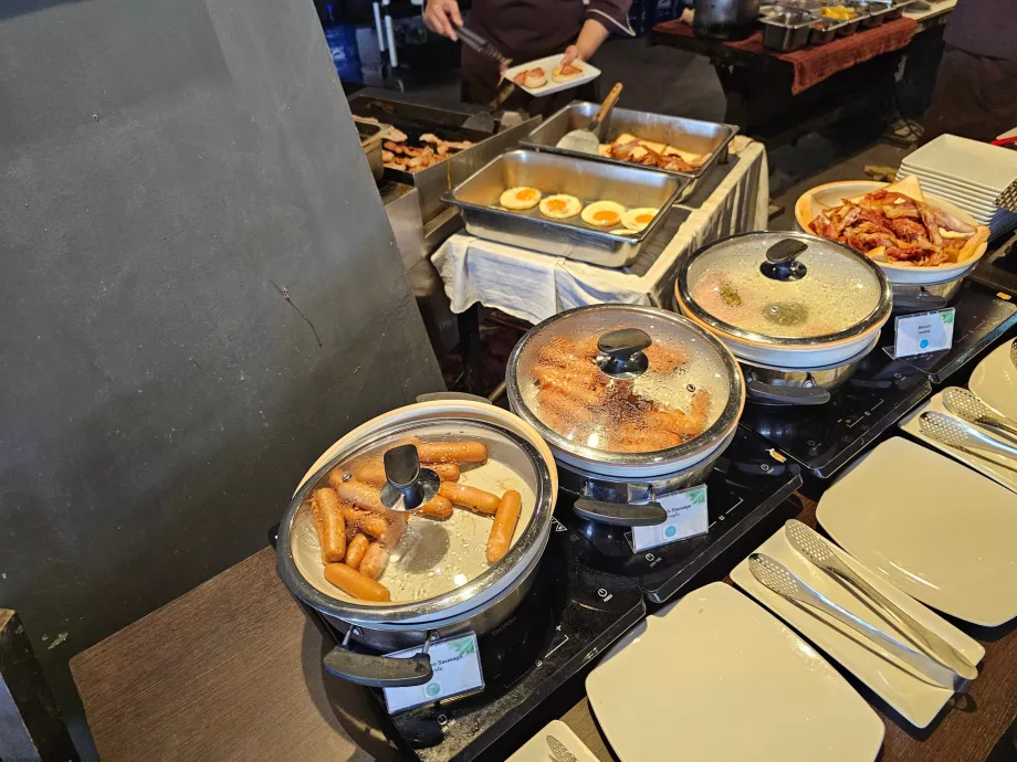 Pequeno-almoço: comida quente