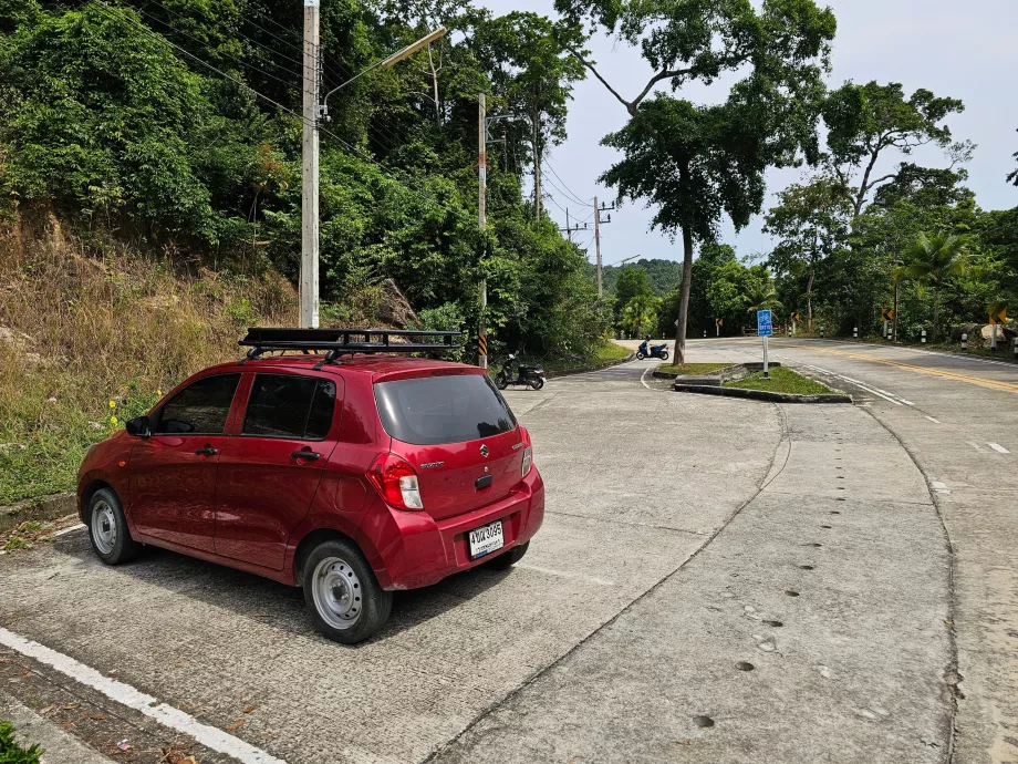 Parque de estacionamento no parque natural de Namtok Than Sadet