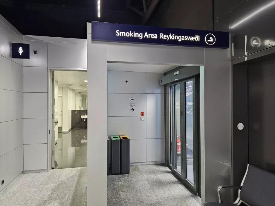 Quartos para fumadores após controlo de segurança
